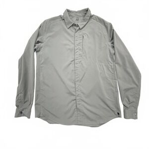 Men's Lululemon Long Sleeve lightweight Button-Up Shirt‎ in Gray